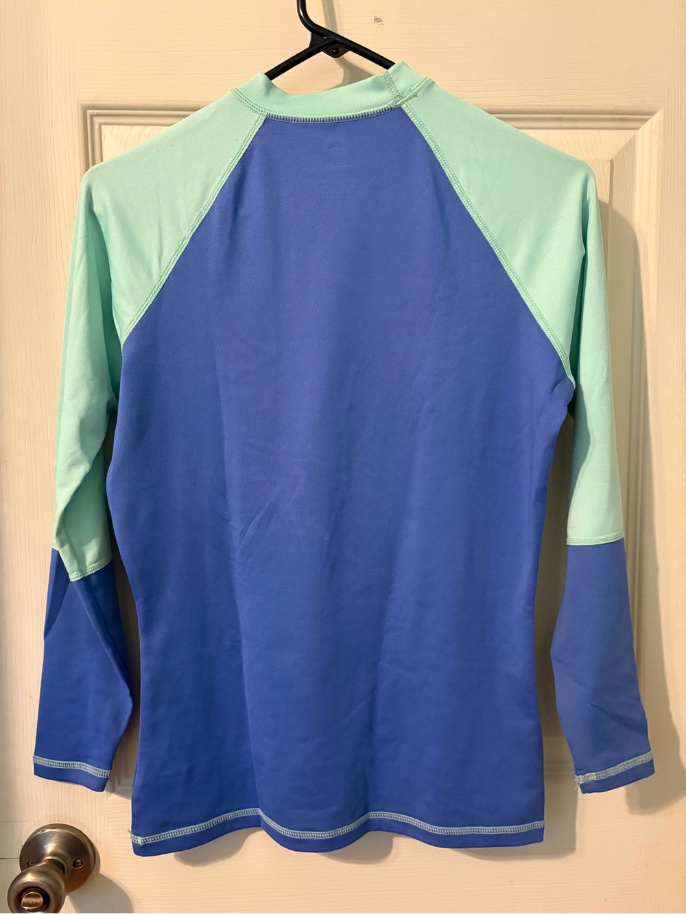Roxy Rashguard - Picture 2 of 4
